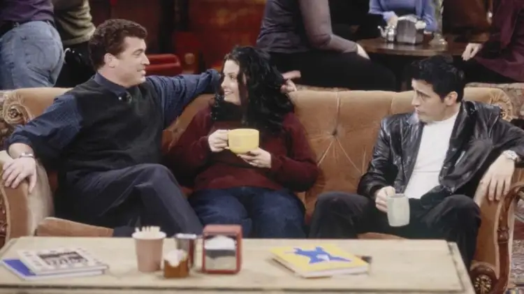 Aktori i serialit “Friends”, Pat Finn, ndërron jetë në moshën 60-vjeçare