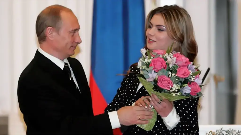Fotot e djemve që Putini i ka me Alina Kabaeva, të cilët po stërviten për t’u bërë gjimnastë si nëna e tyre