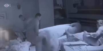 Video/ Mateo nxjerr me forcë Rogertin nga shtrati, reagojnë familjarët e banorit