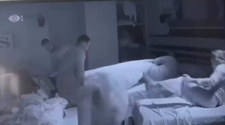 Video/ Mateo nxjerr me forcë Rogertin nga shtrati, reagojnë familjarët e banorit