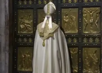 Papa Leone mbyll Portën e Shenjtë të Bazilikës së Shën Pjetrit, përfundon zyrtarisht viti jubilar i nisur nga Françesku