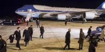 Probleme teknike në aeroplanin e Presidentit Donald Trump, Air Force One kthehet mbrapsht