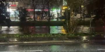 Reshjet intensive, lumi Lana në prag të daljes nga shtrati