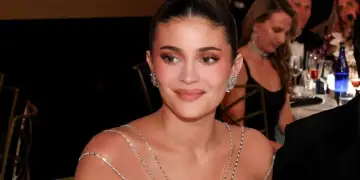 Pse pamja e Kylie Jenner në Golden Globes i ngjall entuziazëm fansave?