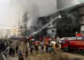 Zjarr masiv në një qendër tregtare në Pakistan, 21 të vdekur dhe dhjetëra të zhdukur