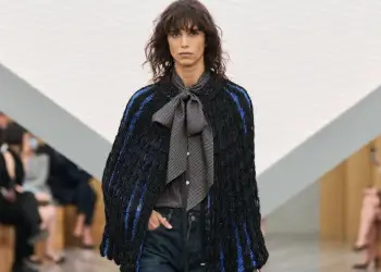 Pesë trendet e xhinseve që do të veshim në 2026!