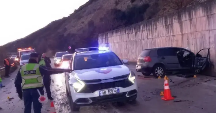 Përgjaket dita e parë e vitit! Humbin jetën tre të rinj në aksident