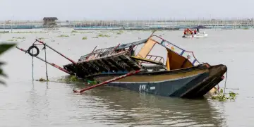 Tragjedi në brigjet e Gambisë: anija me emigrantë përmbyset, shtatë të vdekur dhe dhjetëra të zhdukur