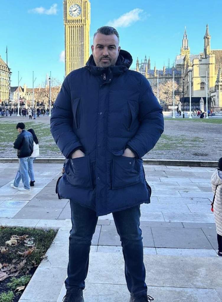 Pas anulimit të televotimit dhe dy zarfeve të zinj, familja e Rogertit thyen heshtjen