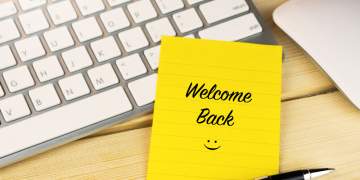 Ankthi i rikthimit në punë pas pushimeve, si ta menaxhoni më lehtë javën e parë