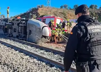 Tragjedia hekurudhore në Spanjë, thellohet bilanci, ja sa ka shkuar numri i viktimave