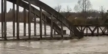 Rritet sërish niveli i lumit Vjosë, banorët paralajmërohen për përmbytje