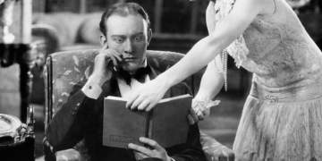 Studimi: Gratë ndihen më të stresuara kur burrat e tyre janë duke pushuar në shtëpi