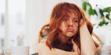 Kur lodhja vjen pa arsye: Pse ndiheni të lodhur, edhe kur pushoni?