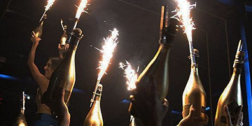 Zjarri në clubin në Zvicër nga fishekzjarret e shampanjës: Rastet e ngjashme dhe pse duhet zhdukur kjo “traditë”?