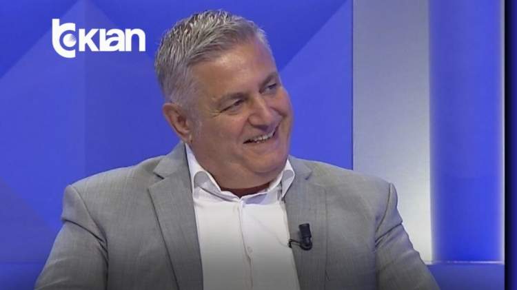 “Ro*t ku t’i kesh…”, Shakohoxha ndan episodin me tifozin