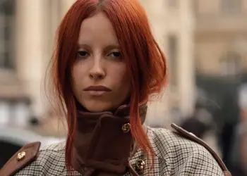 Flokë të hollë? Këto gabime po ulin dukshëm volumin