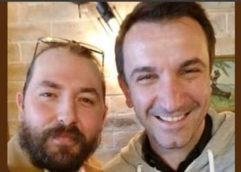 “Nuk e shihja më veten në pasqyrë”/ Kastro Zizo çmonton mitin e artistëve të pushtetit dhe pranon shpërfytyrimin e shitur me para publike