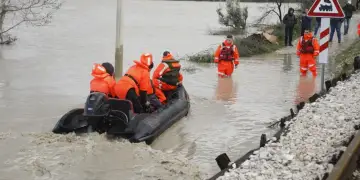 Përmbytjet vijojnë për të katërtën ditë radhazi/ Mbi 13 mijë ha tokë dhe 1 587 banesa të përmbytura