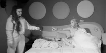 “Dil nga shtrati im”/ Përplasje brenda ‘BBVK’, Alba i heq jorganin Bias, banorja rrëzohet