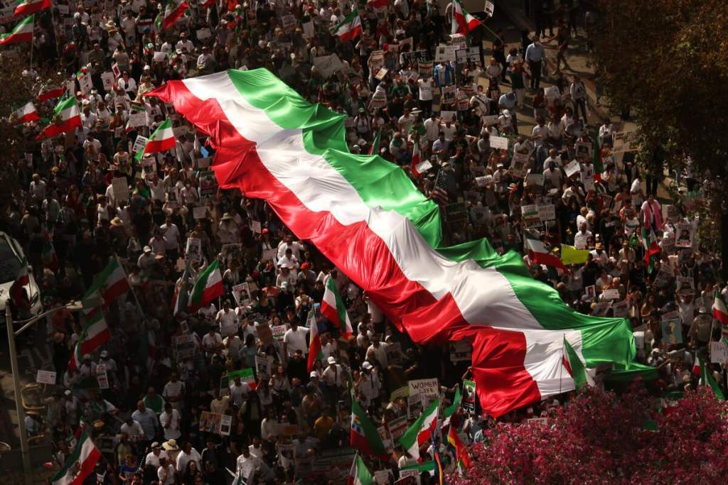 Mbi 12 mijë të vrarë në pak ditë, por pa bujë globale: Pse bota po hesht për Iranin?