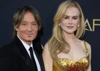 Keith Urban gati për një kapitull të ri, bashkëjetesë me partneren pas ndarjes nga Nicole Kidman
