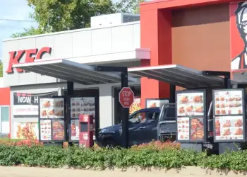 Incident i pabesueshëm në Nevada/ Burri godet me thikë punonjësin e KFC, u zemërua për salcën