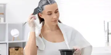 Sa herë lejohet të lyhen flokët? Ja çfarë thonë specialistët