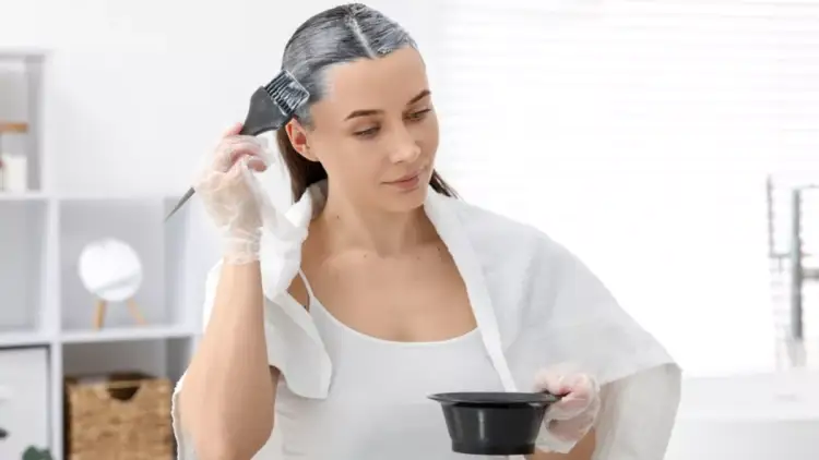 Sa herë lejohet të lyhen flokët? Ja çfarë thonë specialistët