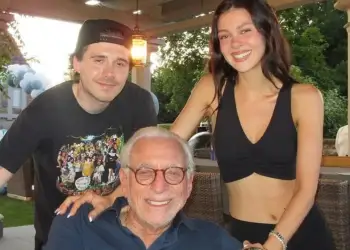 Gruaja e Brooklyn Beckham “noton” në luks, babai i jep 1 milion dollarë në muaj