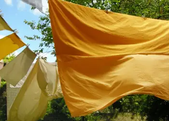 Pse duhet t’i ndërroni çarçafët më shpesh?