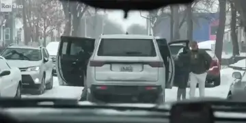 Agjentët e ICE kërcënojnë gazetarët e RAI në Minneapolis: Do thyejmë xhamin