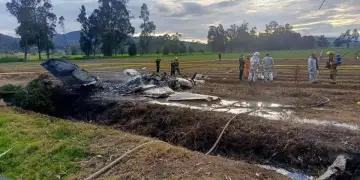 Gjashtë të vdekur në rrëzimin e një avioni në Kolumbi, mes tyre edhe këngëtari i njohur