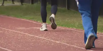 A duhen vërtet 10,000 hapa për të qëndruar i shëndetshëm?