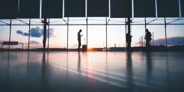 Pse të zgjidhni fluturime herët në mëngjes për udhëtimet tuaja