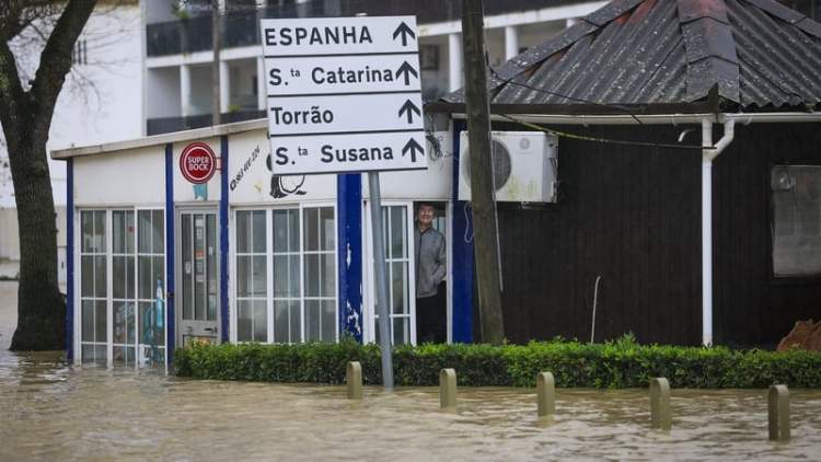 Gjendje emergjence në Spanjë dhe Portugali, përmbytje masive dhe evakuime