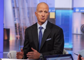 Presidenti i Birmingham City, Tom Wagner, në spital pas goditjes në tru