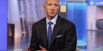 Presidenti i Birmingham City, Tom Wagner, në spital pas goditjes në tru