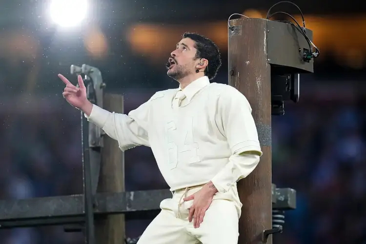 Pse Bad Bunny mbante numrin ’64’ në veshjen e tij për Super Bowl?
