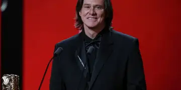 A vdiq vërtet Jim Carrey dhe u zëvendësua nga një ‘klon’? Nga erdhën teoritë konspirative