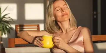 Lajm i mirë për adhuruesit e kafesë dhe çajit: më pak rrezik për demencë