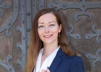 “Ishte dashuri me shikim të parë…”/ Nga njohja me këngëtarin deri tek takimi me vajzën, rrëfehet gruaja e Mirit