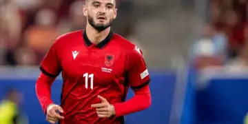 Broja jashtë listës te Burnley sërish, çfarë po ndodh me sulmuesin shqiptar?