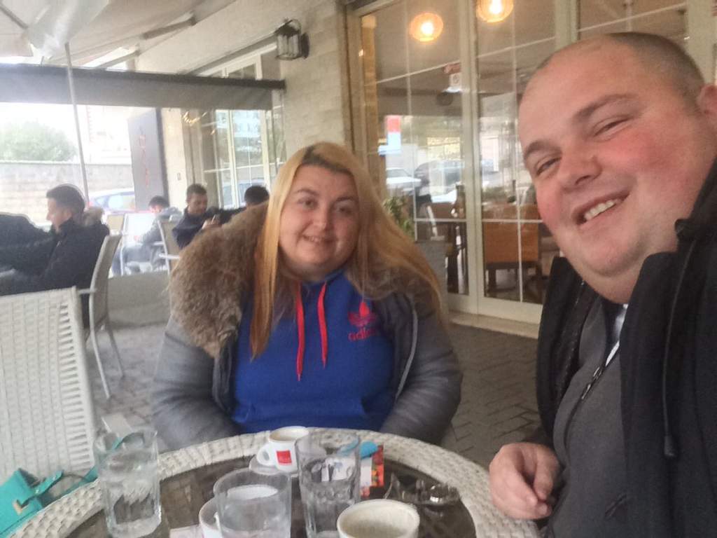 Genardi publikoi Sonidën gjysmë zhveshur, Ministria e Shëndetësisë: Vëlla e motër shtrohen në Psikiatri
