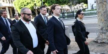 Ditë e madhe! Mark Zuckerberg dëshmon për herë të parë në gjyqin historik për varësinë nga mediat sociale