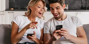 Trendi viral: Burrat që mbajnë shënime për gratë që duan, për çfarë bëhet fjalë konkretisht?