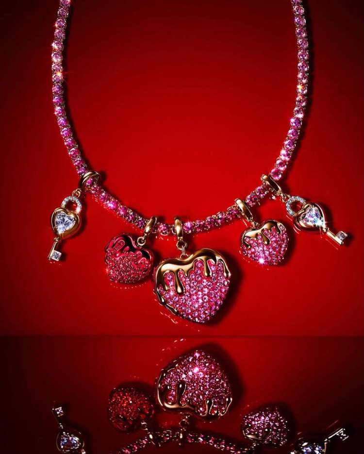 Dashuria nuk është klishe, as dhurata jote Swarovski këtë Shën Valentin!