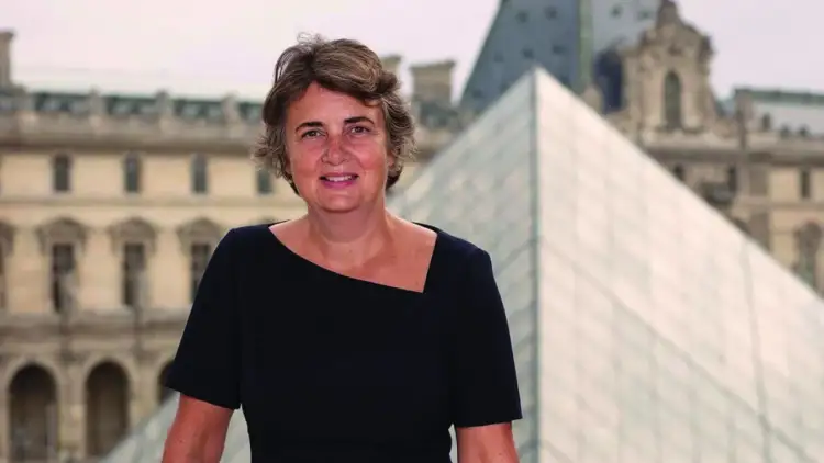 Disa muaj pas grabitjes spektakolare, jep dorëheqjen drejtoresha e Muzeut të Luvrit