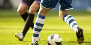 Tifozët e futbollit mund të jenë më të prirur për të lënduar partnerët e tyre!