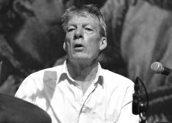 Ndërron jetë në moshën 72-vjeçare bateristi i njohur